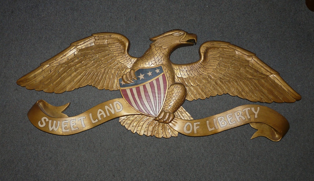 AC086-American-carved-and-painted-Patriotic-Eagle